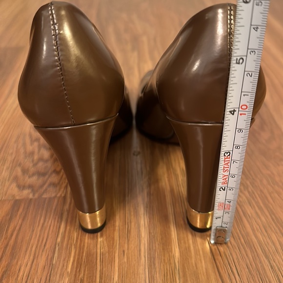 Brown Stuart Weitzman peep toe pumps size 6.5 - Picture 5 of 7
